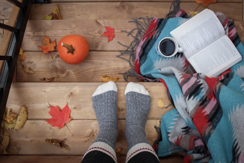 how-to-make-your-home-smell-like-fall-e1539363136396